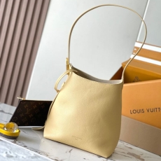 Louis Vuitton Hobo Bags